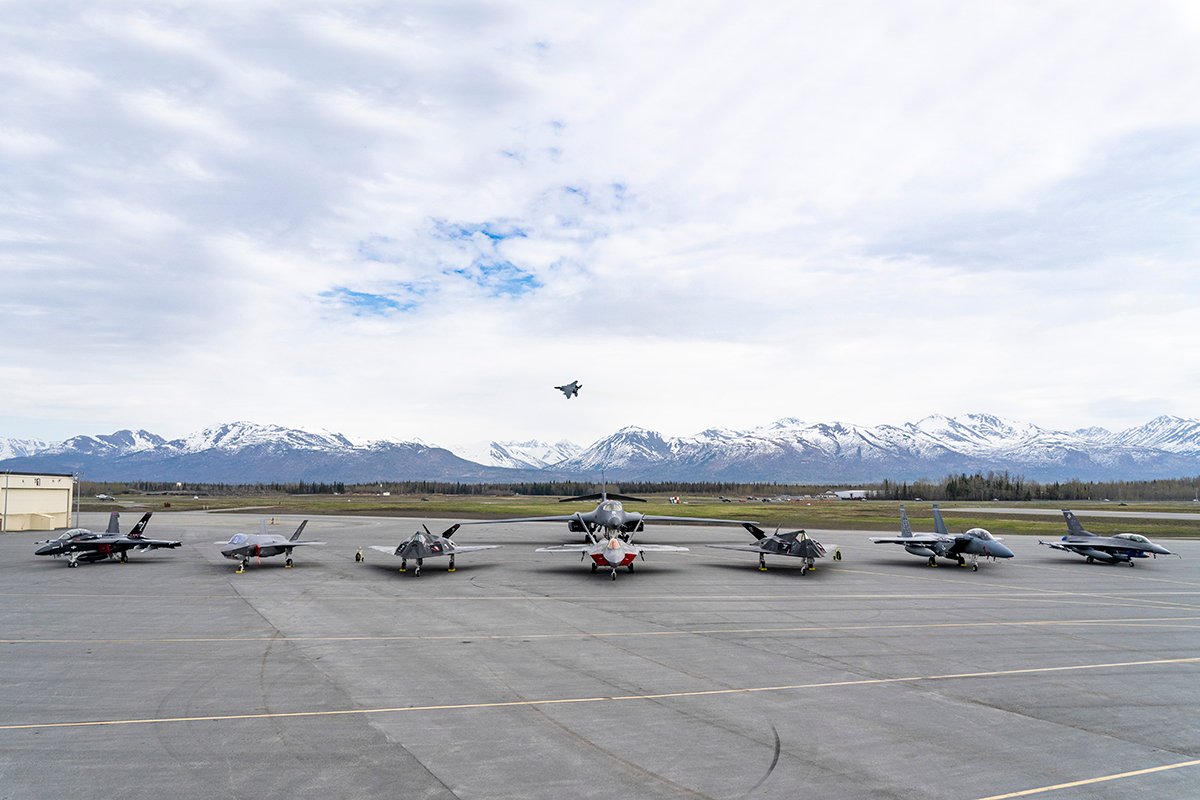 El F-117 ha vuelto oficialmente a los ejercicios militares de la base aérea Elmendorf - Richardson de Alaska. Foto: Shelimar Rivera - USAF