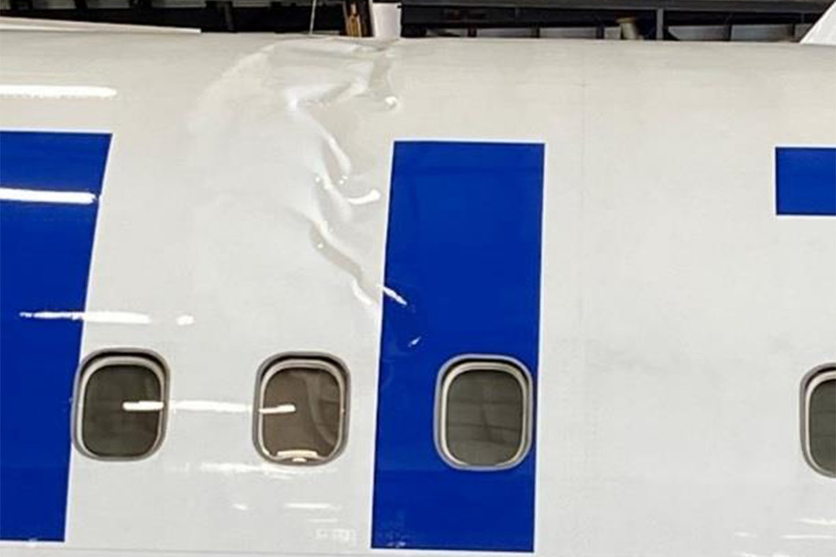 Fuselaje del B767 de United Airlines que sufrió el aterrizaje duro