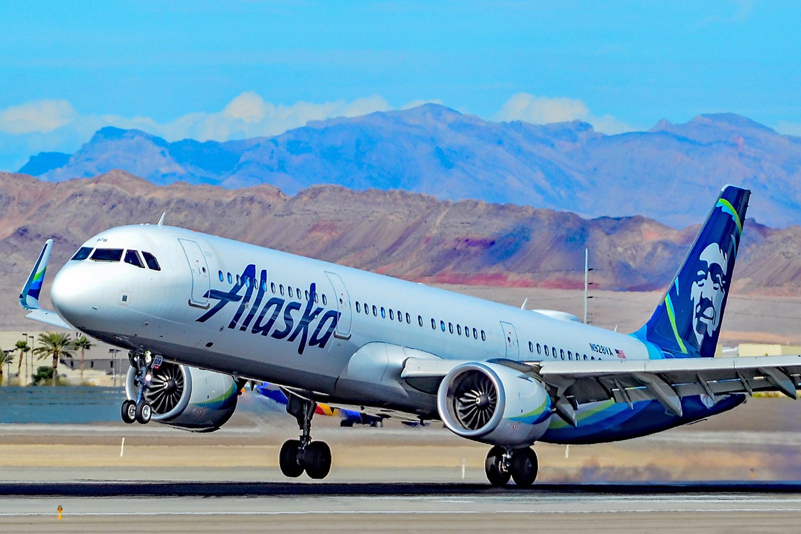 Uno de los 10 Airbus A321NEO que tuvo Alaska Airlines (y que ahora serán para American Airlines) aterrizando en Las Vegas. Foto: Tomás del Coro