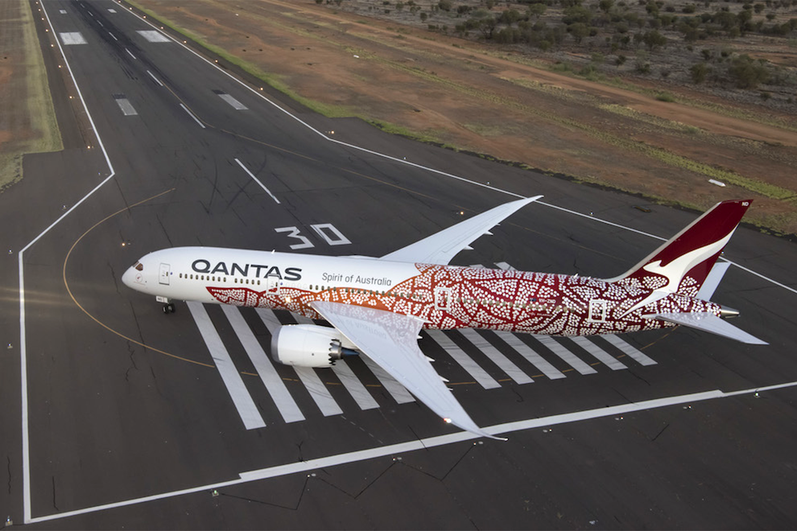 El Boeing 787-9 de Qantas con librea especial Yam Dreaming. Foto: Qantas.