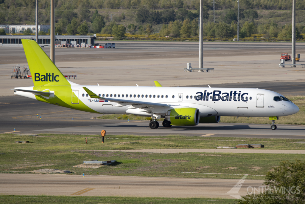 Uno de los Airbus A220-300 de airBaltic