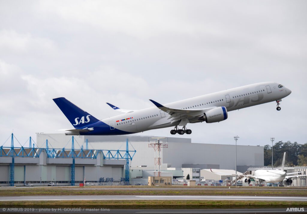 Un A350 de SAS durante un vuelo de pruebas previo a su entrega. Foto: Airbus