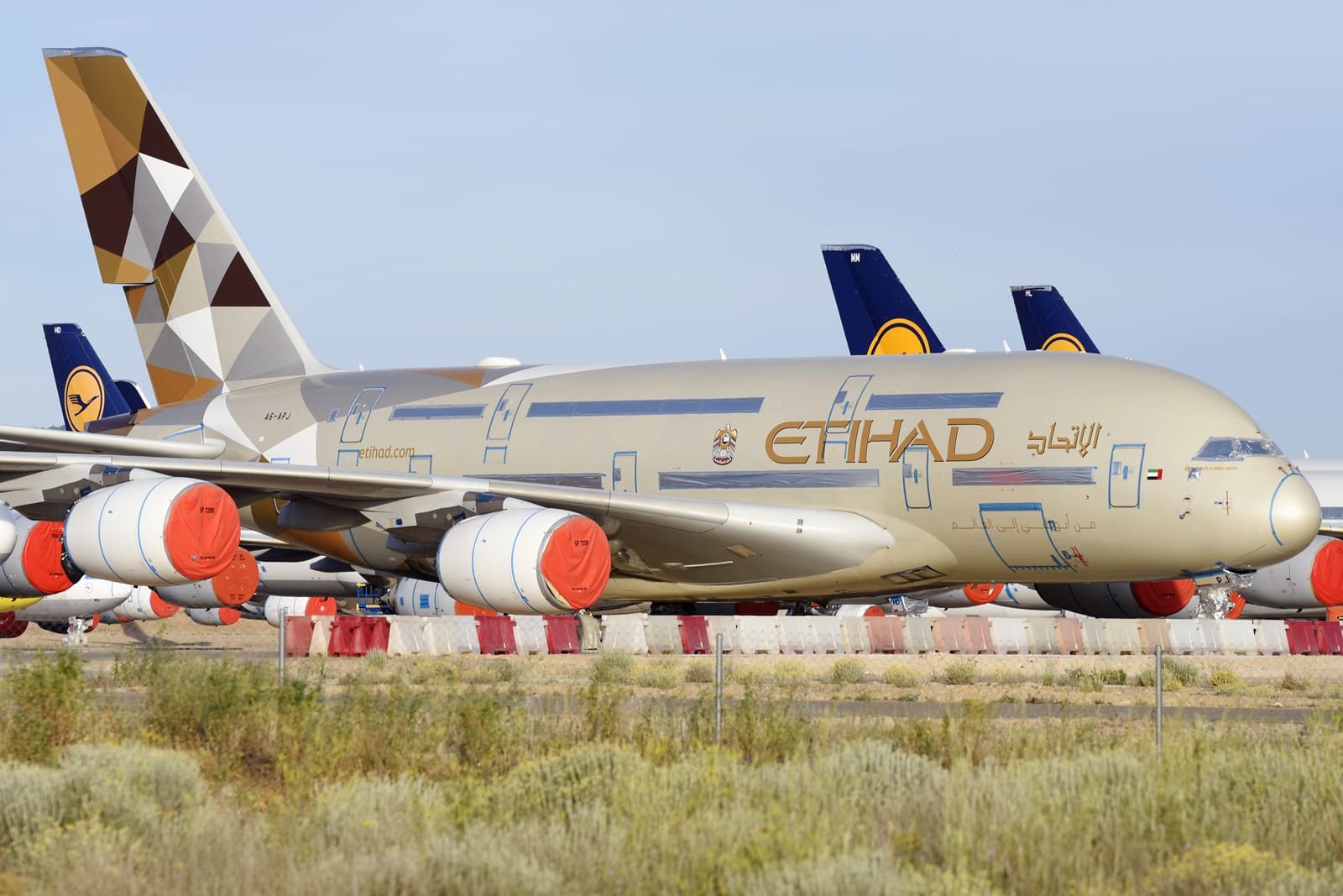 El Airbus A380 con matrícula A6-APJ durante el tiempo que estuvo en el aeropuerto de Teruel. Foto: Alberto González.
