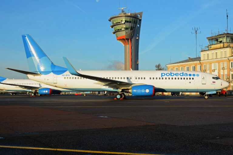 Uno de los Boeing 737 de Pobeda alquilados a BOC Aviation. Foto: Dmitry Petrov