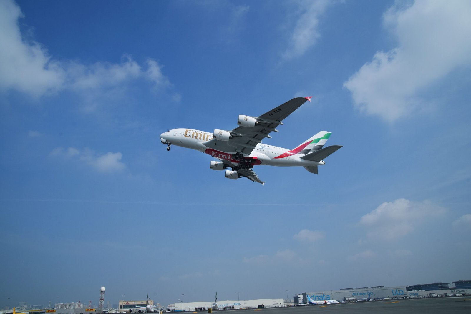 El Airbus A380 de Emirates durante el despegue. Foto: Emirates.