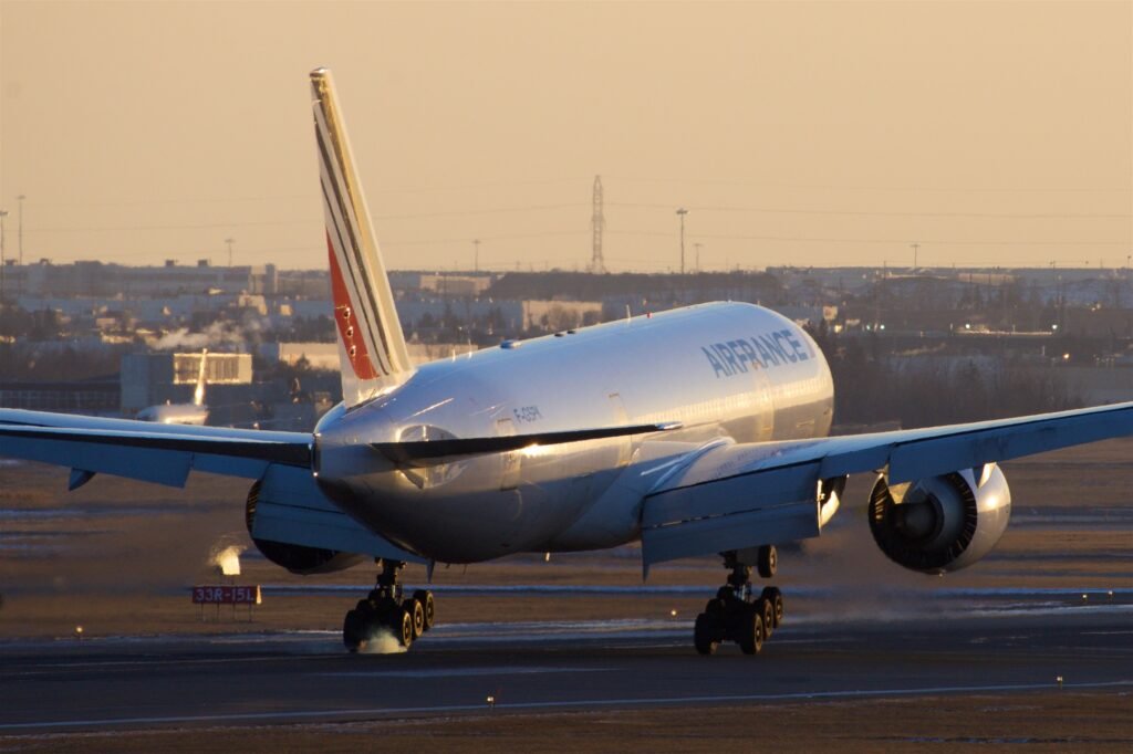 El avión más grande que opera la ruta internacional más corta del mundo es el 777 de Air France. Foto: BriYYZ