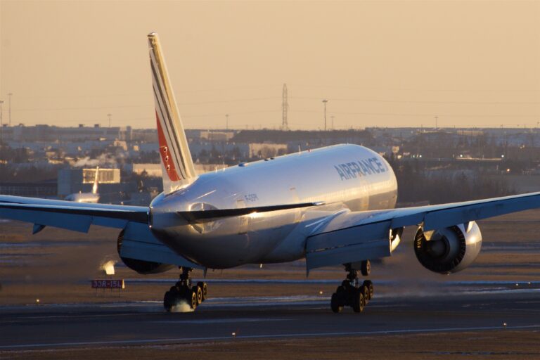 El avión más grande que opera la ruta internacional más corta del mundo es el 777 de Air France. Foto: BriYYZ