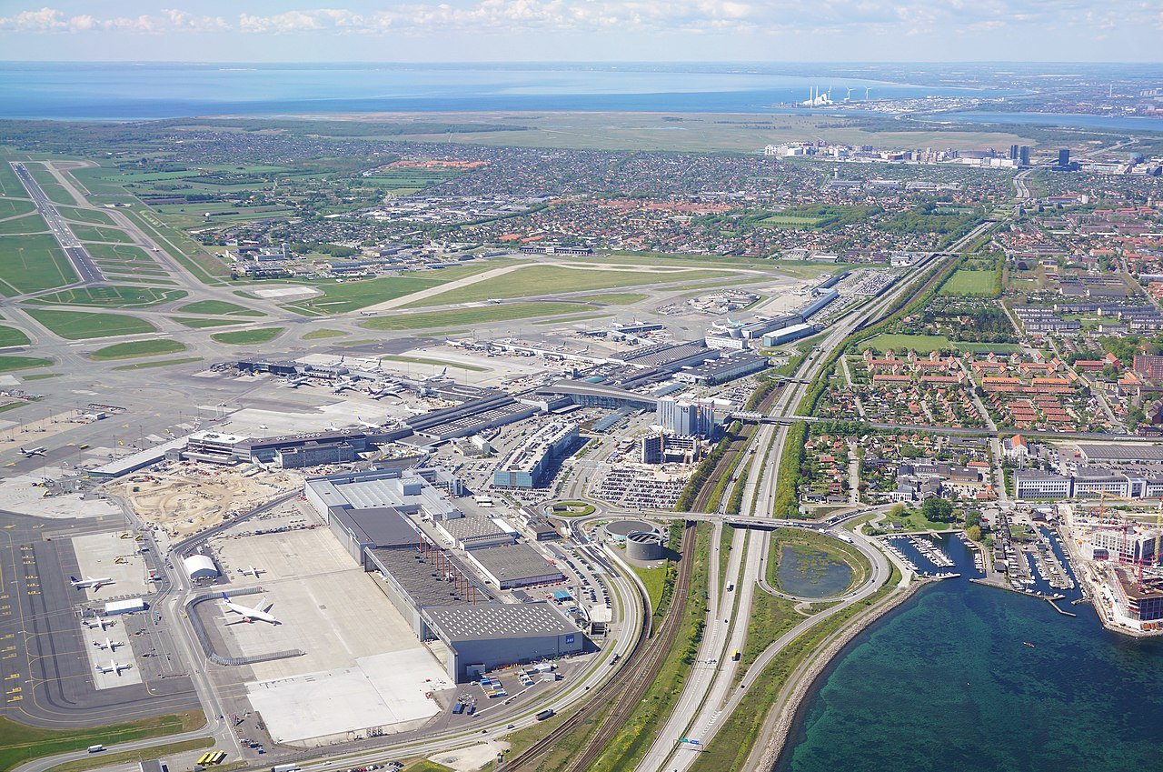 Vista aérea del aeropuerto de Copenhague. Foto: Kallerna
