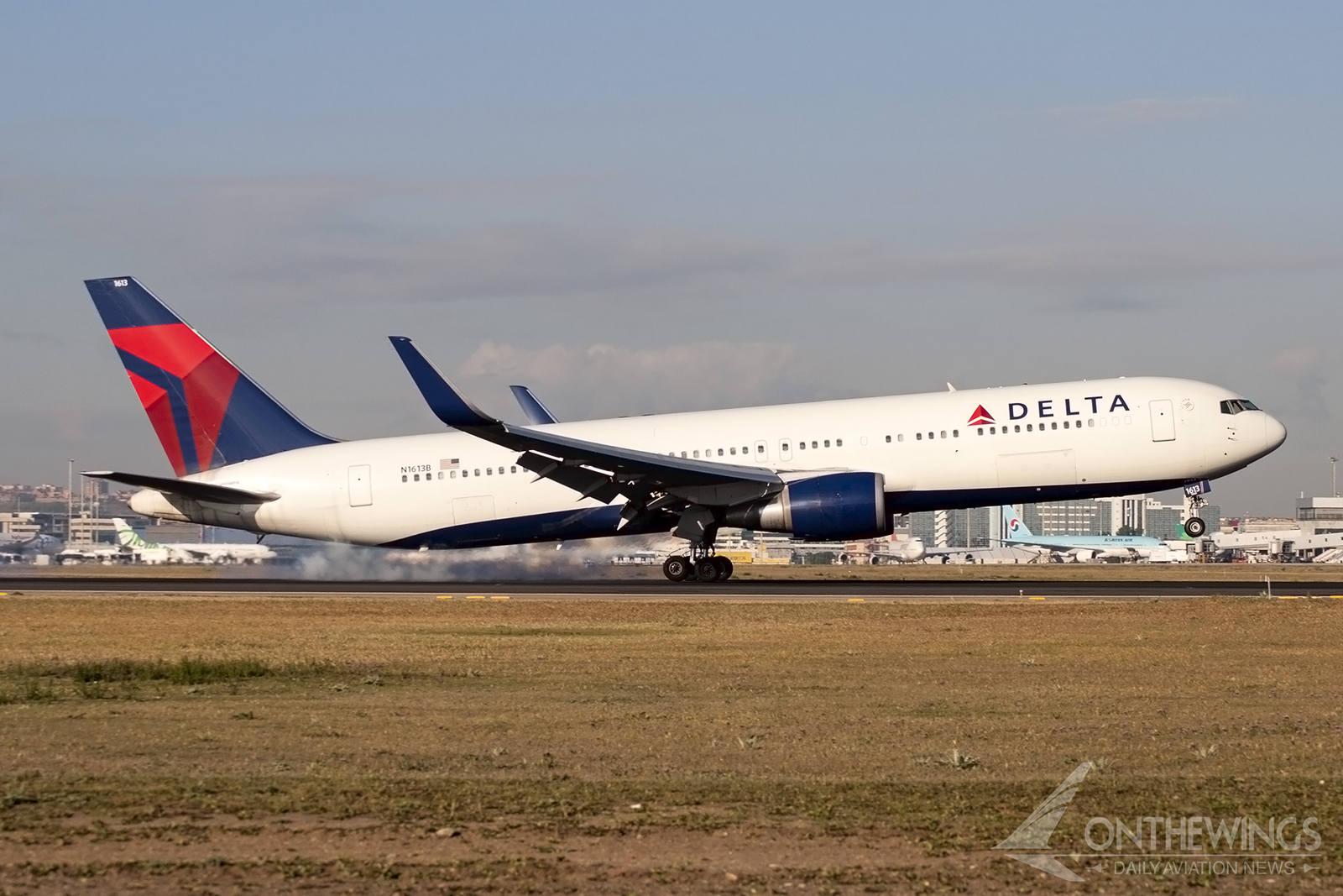 Delta Air Lines opera generalmente los 767-300ER a Barajas desde Atlanta y Nueva York y en los meses de verano son sustituidos por los 767-400ER.