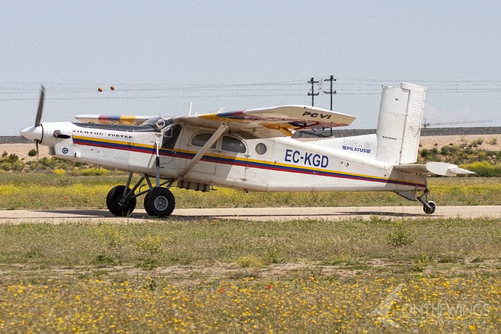 El Pilatus Porter es uno de los aviones más empleados para realizar saltos de paracaidistas gracias a su gran capacidad y a sus puertas laterales.