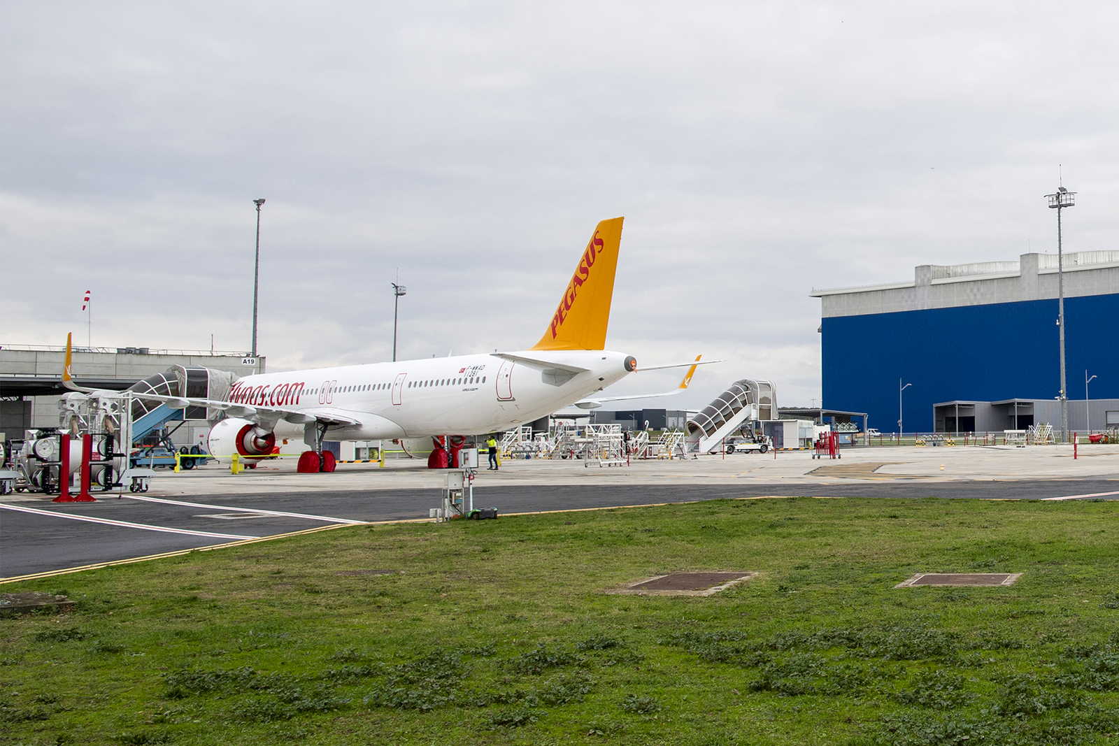 El primer Airbus A321NEO delante de la factoría de la compañía en Toulouse. Foto: Airbus