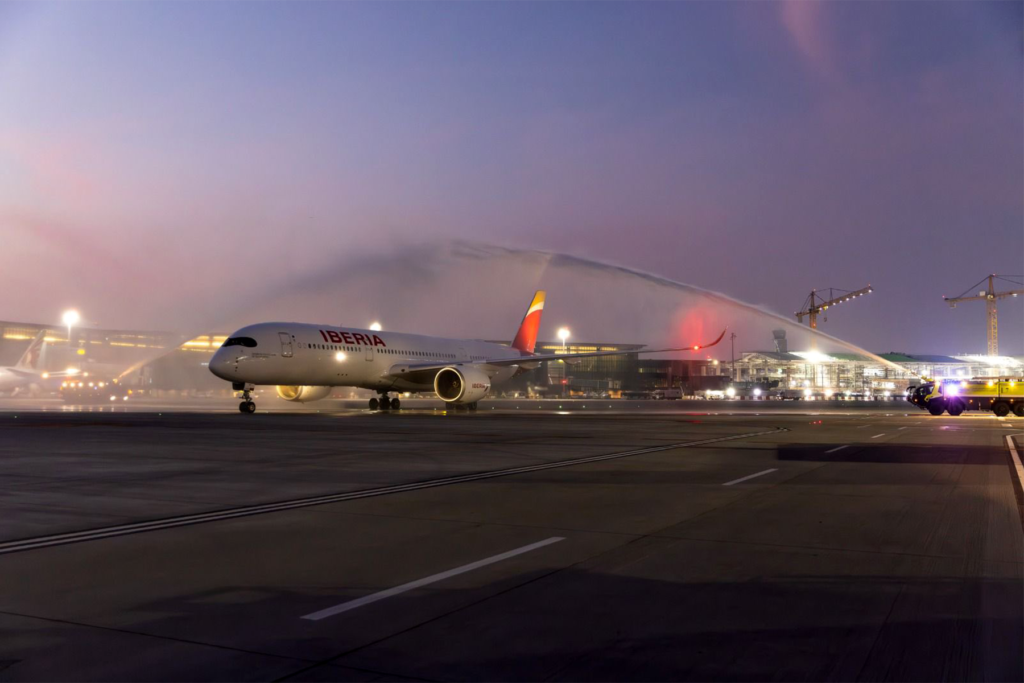 El primer vuelo de Iberia entre Madrid y Doha, operado por un A350-900. Foto: Iberia.