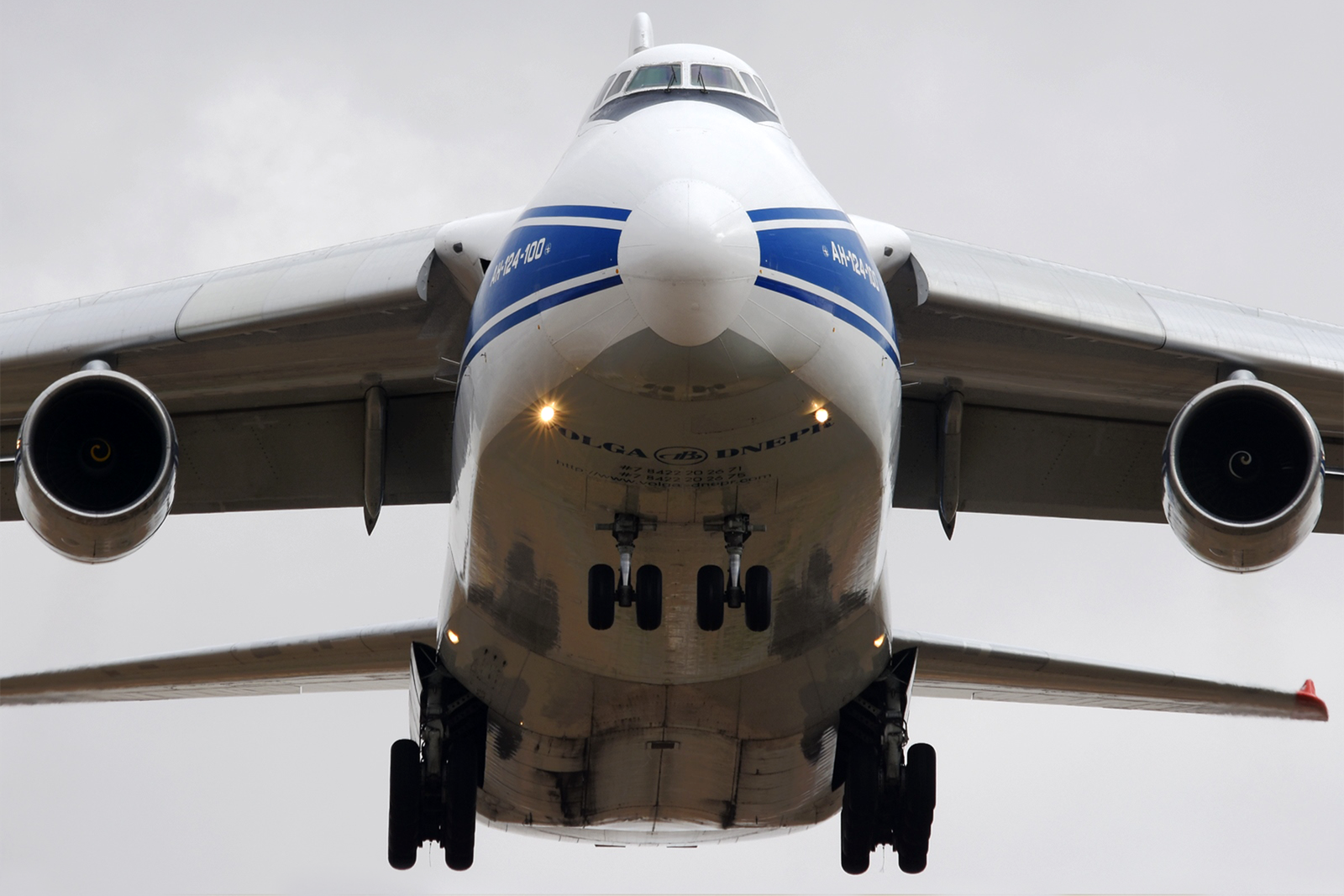 Volga-Dnepr ha llegado a tener 14 AN-124 en su flota, aunque parece que actualmente siguen en condiciones de vuelo menos de 5. Foto: Alberto González