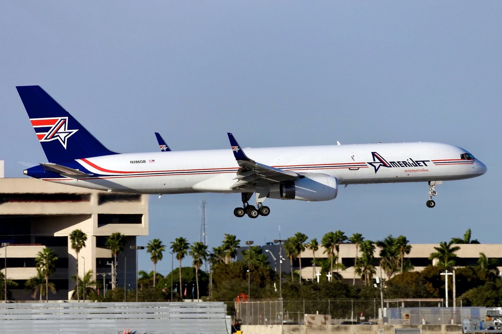 Uno de los Boeing 757-200 que ha pasado por la flota de Amerijet. Foto: Colin Cooke Photo