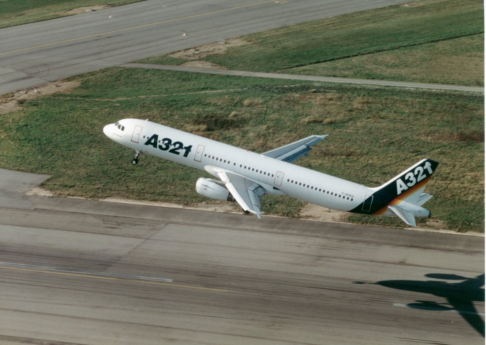 El 11 de marzo del 1993 el A321 despegó por primera vez