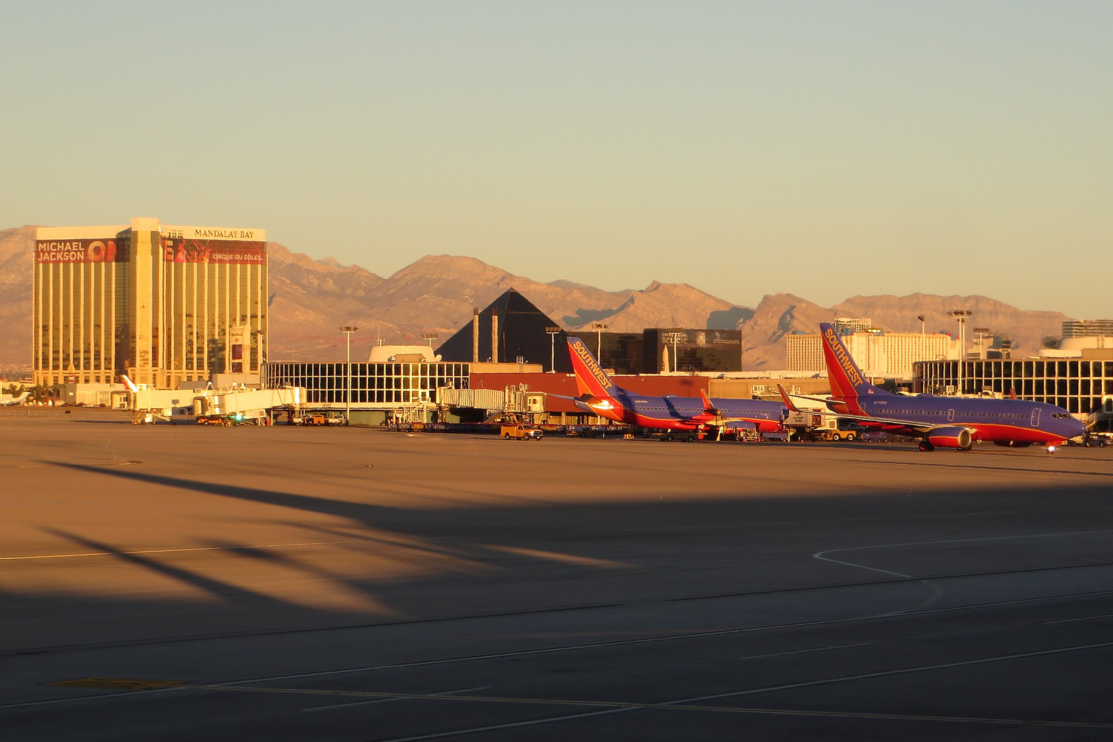 El aeropuerto de Las Vegas está situado muy cerca del Strip, por lo que los principales hoteles son visibles desde el aeródromo. Foto: Ken Lund