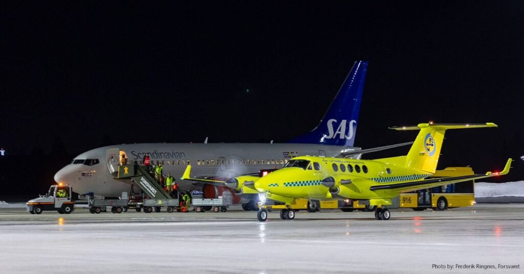 El último Boeing 737-700 de SAS sigue realizando vuelos operados por la compañía para evacuación de heridos. Foto: Frederik Ringnes - Forsvaret - SAS