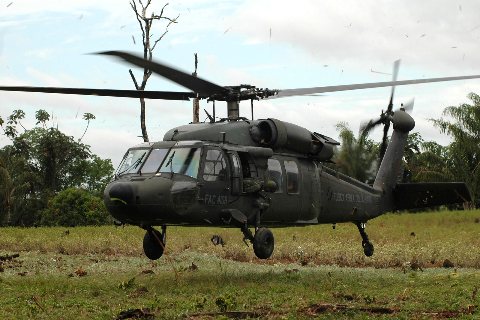 UH-60 Black Hawk de la FAC. Foto: Policía Nacional.