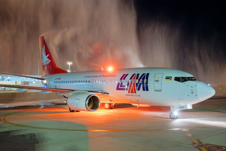 El único Boeing 737 de LAM