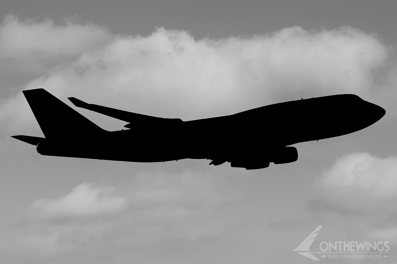Silueta de un Boeing 747