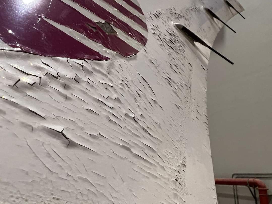 Pintura dañada en un A350 qatarí.