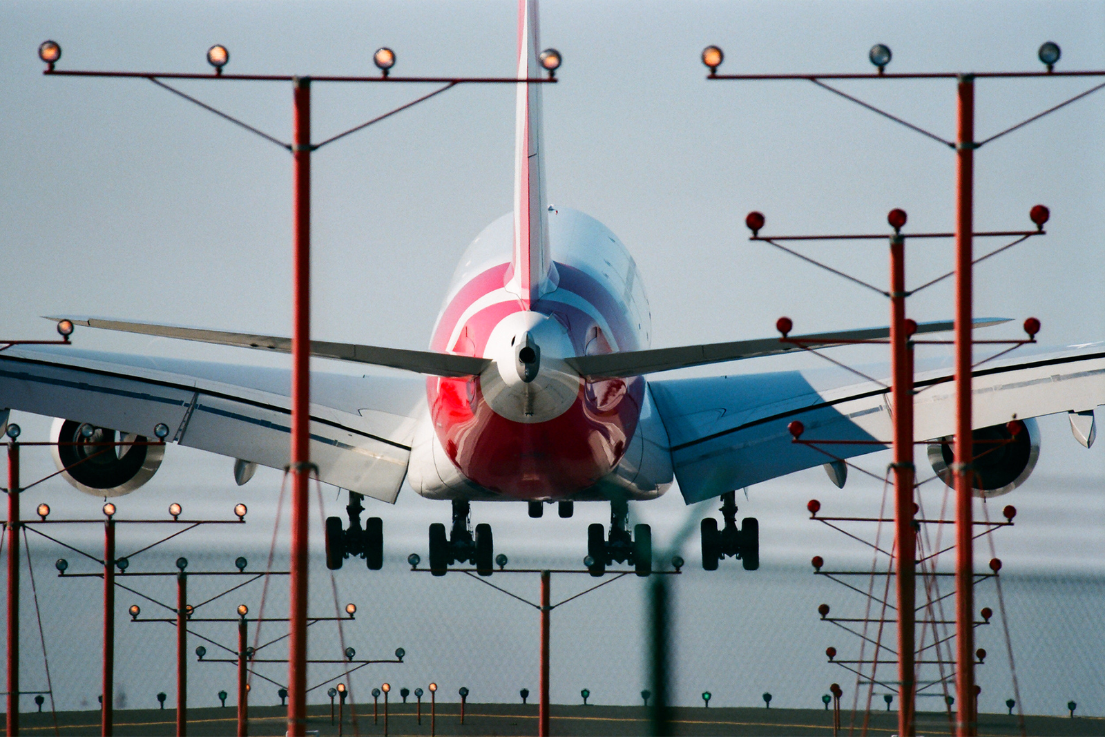 Airbus A380 de Qantas aterrizando. Foto: Glenn Beltz