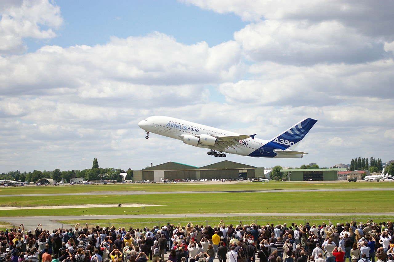 Airbus A380 despegando en el París Airshow de 2011. Foto: Boute95