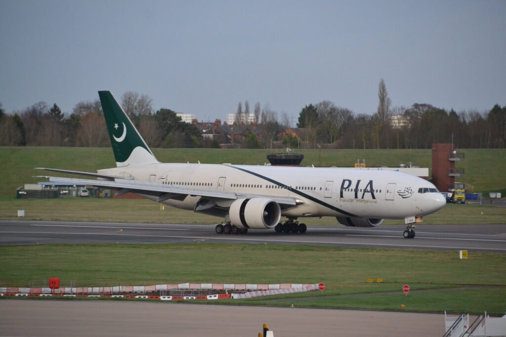 Boeing 777-200LR de PIA. Foto: Alec Wilson