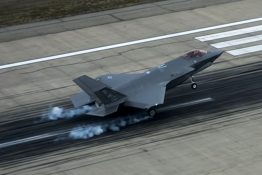 F-35A aterrizando. Foto: Sgt. Andrew Lee - USAF