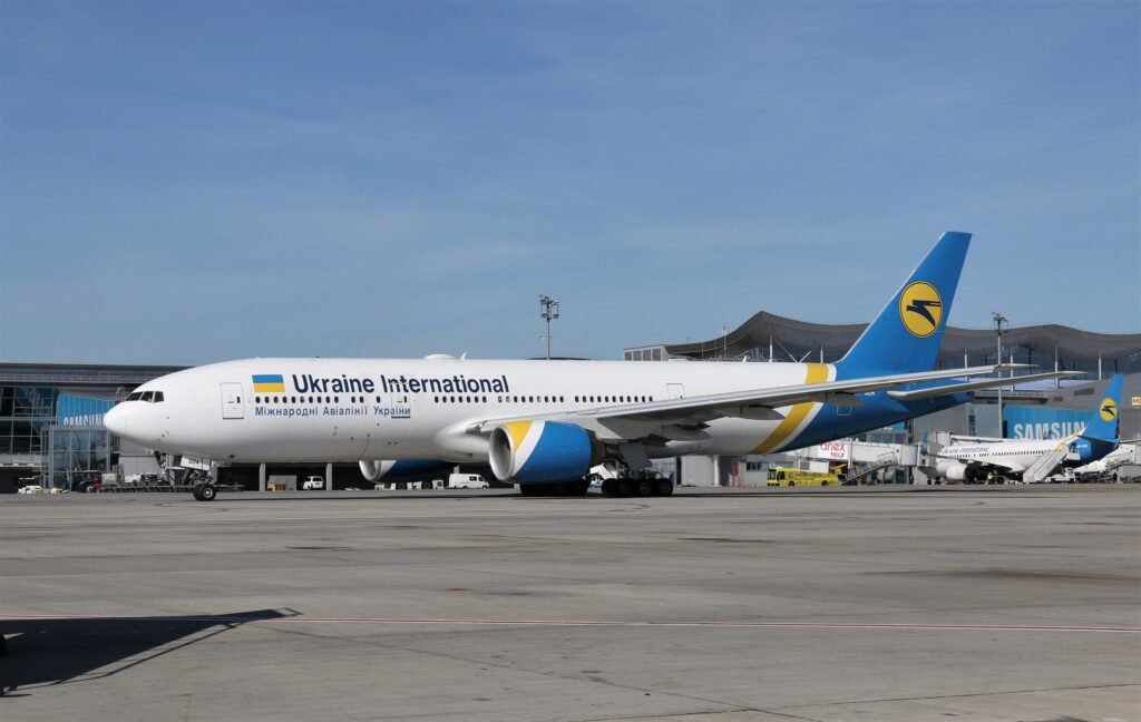 Boeing 777-200ER de la aerolínea nacional de Ucrania: Ukraine International. Foto: Cityswift