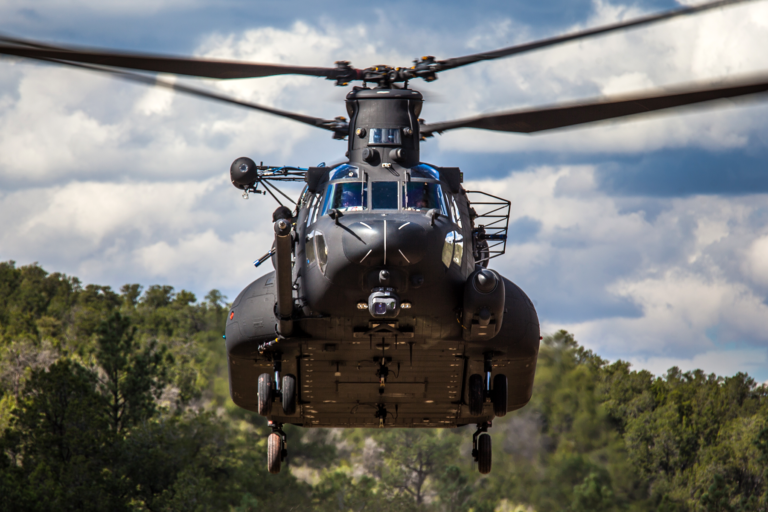 MH-47 norteamericano. Una versión similar tendrá el Reino Unido. Foto: Reed Knutson - Special Ops Airborne