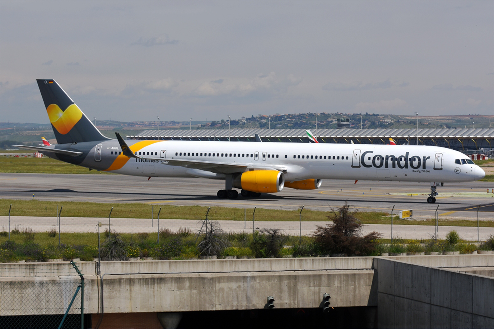 757-300 de Condor en el aeropuerto de Barajas. Foto: Alberto González