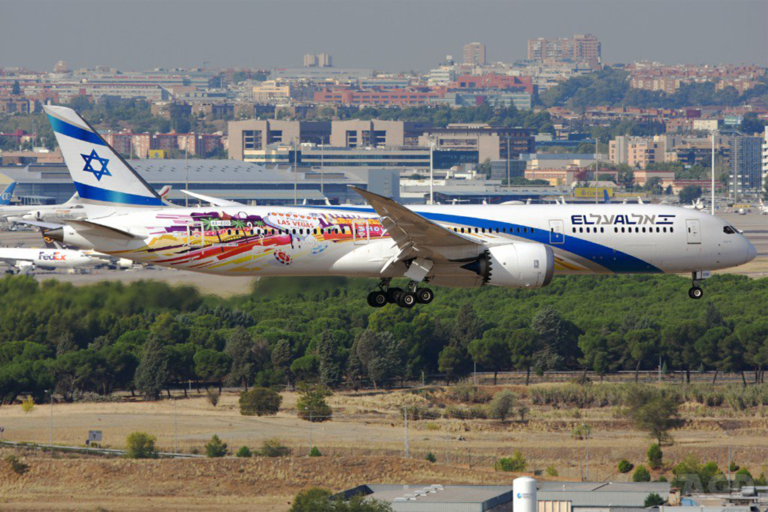 Boeing 787-9 Dreamliner de El Al aterrizando en Madrid. Foto: Alberto González