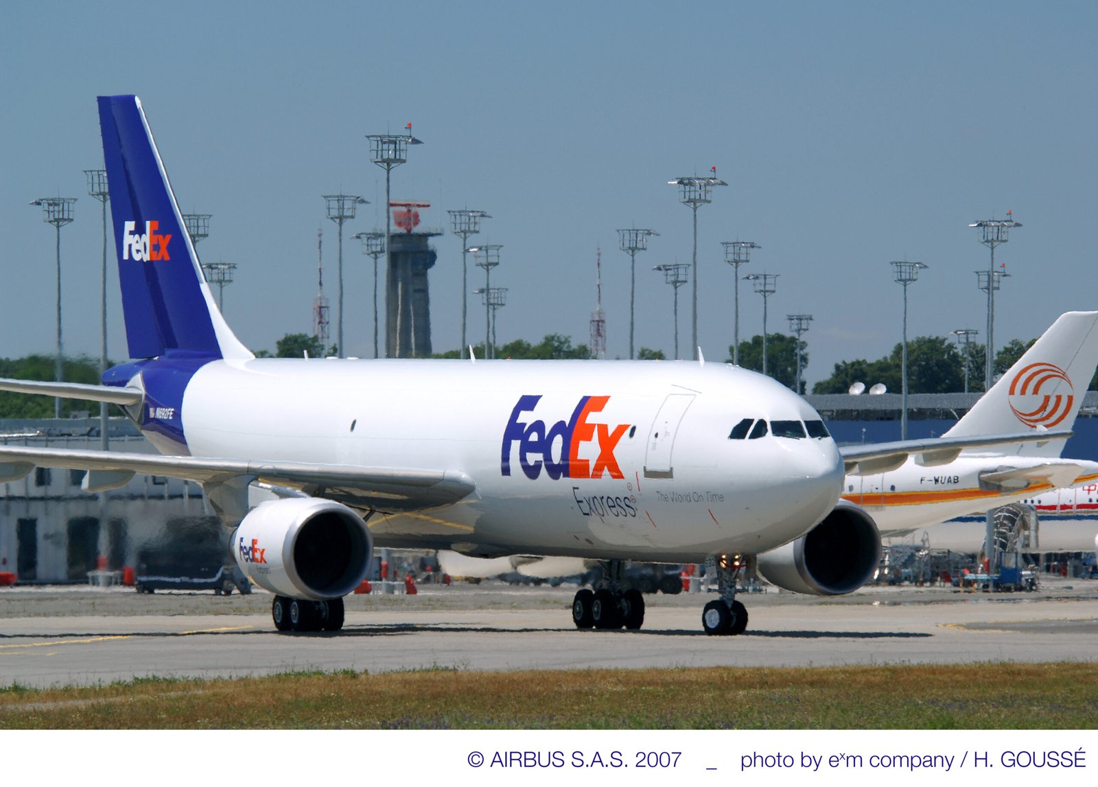 El último A300 fabricado, ya con la matrícula N692FE de FedEx, momentos antes de despegar desde Toulouse en su vuelo de entrega. Foto: Airbus