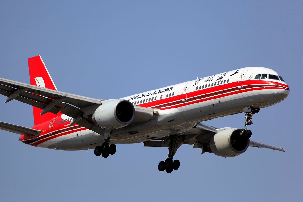 El 757 protagonista de esta historia cuando volaba para Shanghai Airlines como B-2876. Foto: byeangel