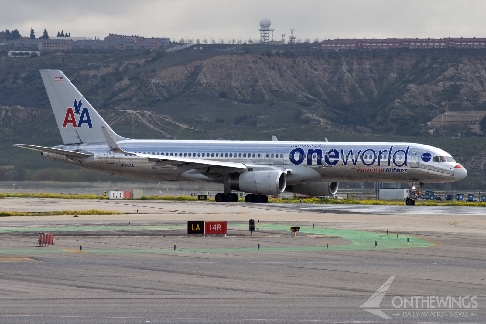 Boeing 757-200 de American Airlines con la librea de OneWorld