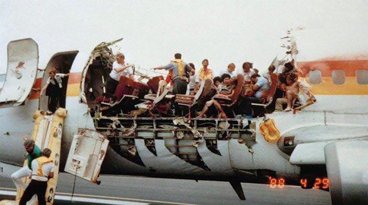 Instantes después del aterrizaje en Maui. Foto: Archivo NTSB