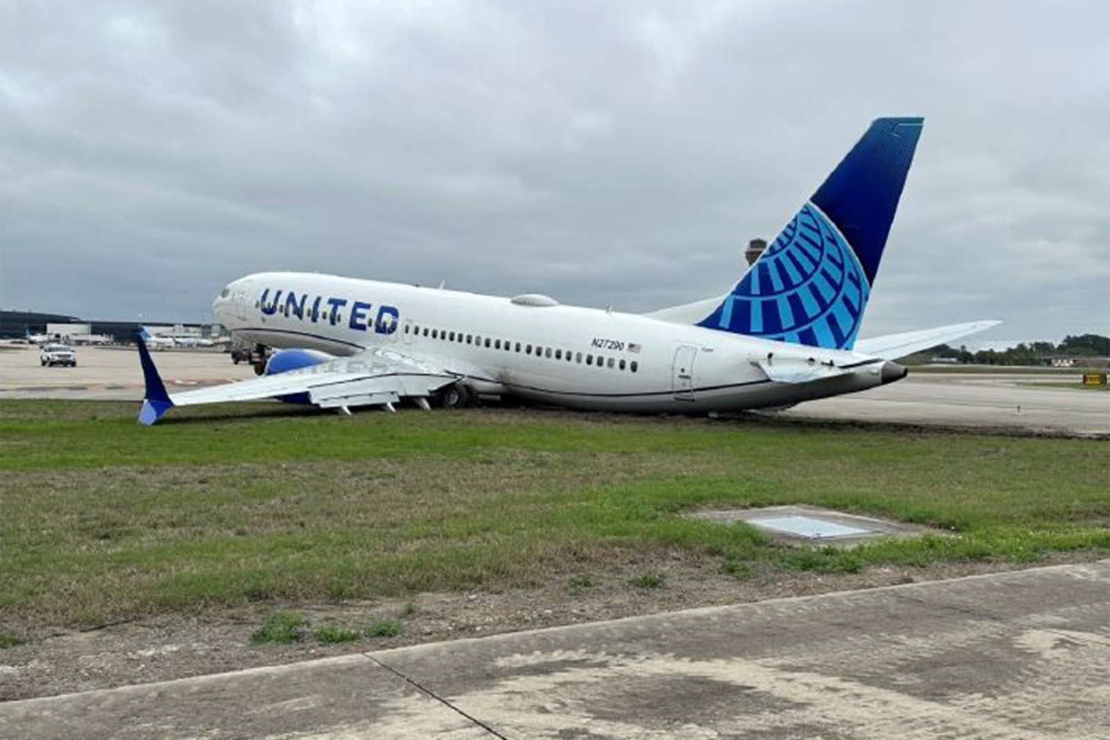 Estado en el que quedó el 737 MAX 8 de United Airlines tras salirse de pista. Foto: NTSB