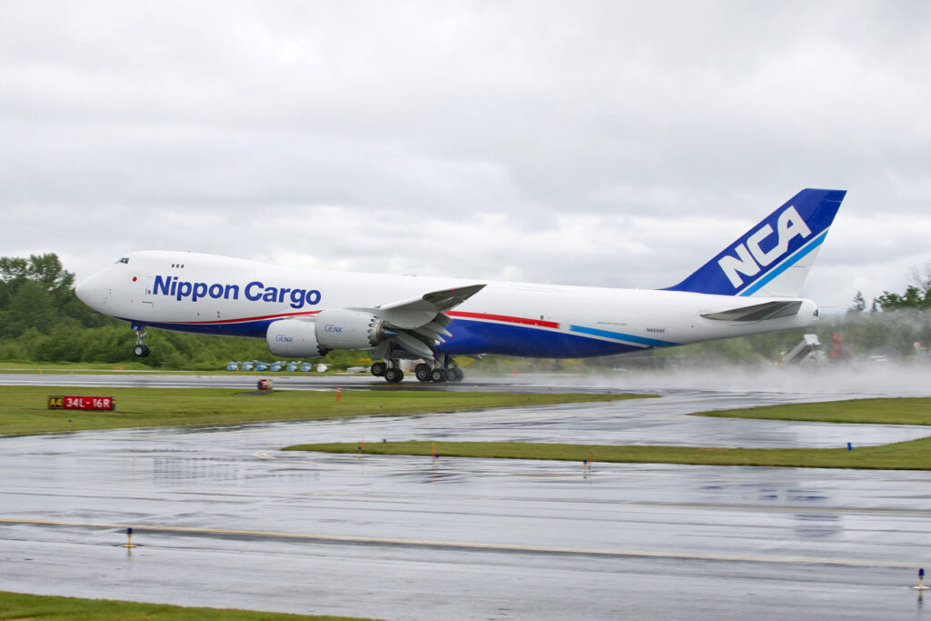 747-8F de Nippon Cargo Airlines despegando. Foto: Boeing