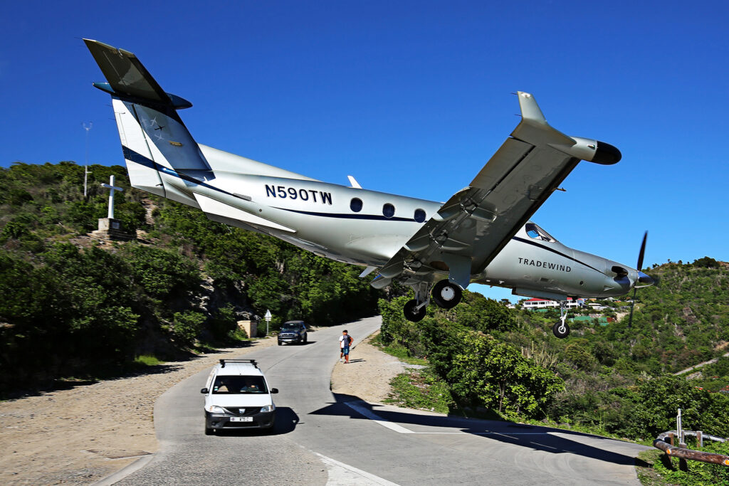 Un Pilatus PC-12 aterrizando en St. Barth. Foto: Pilatus Aircraft Company